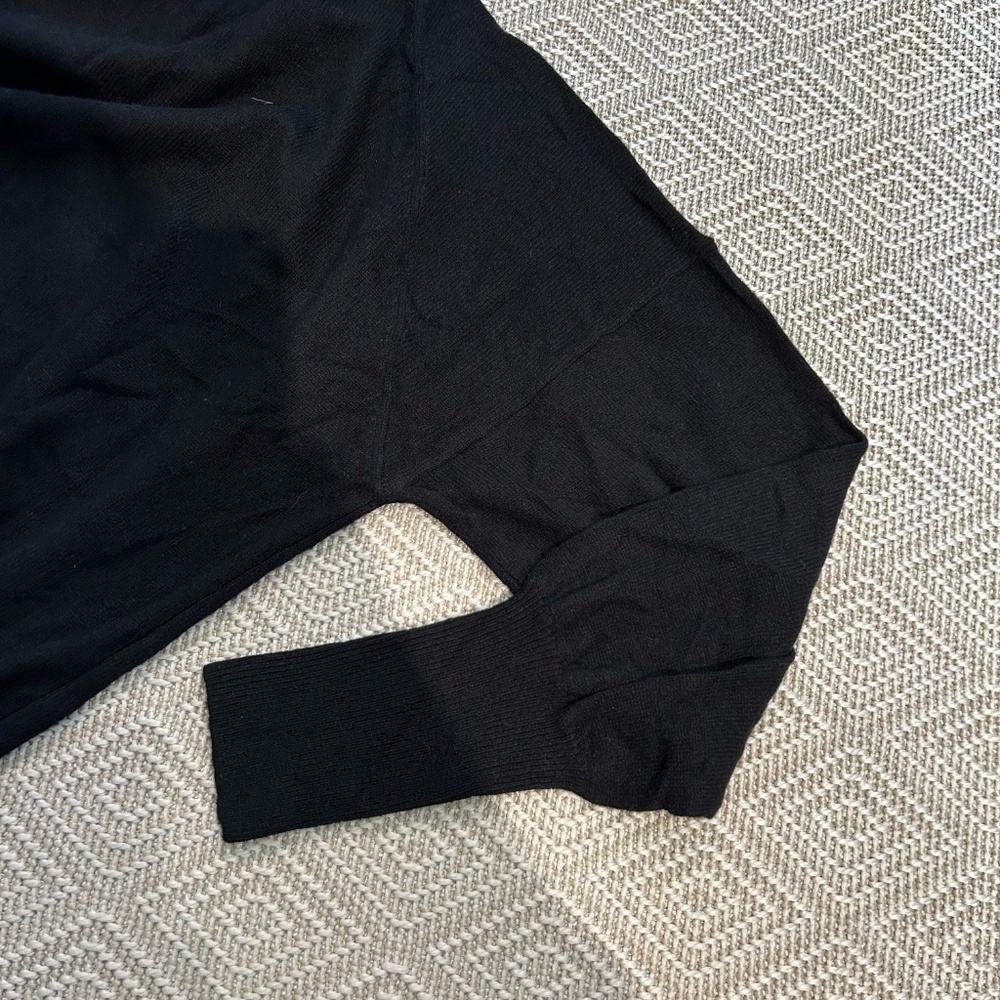 (NWT) ALO | Cashmere Jet Set Crew Sweater in Black, Size M - Picture 8 of 8